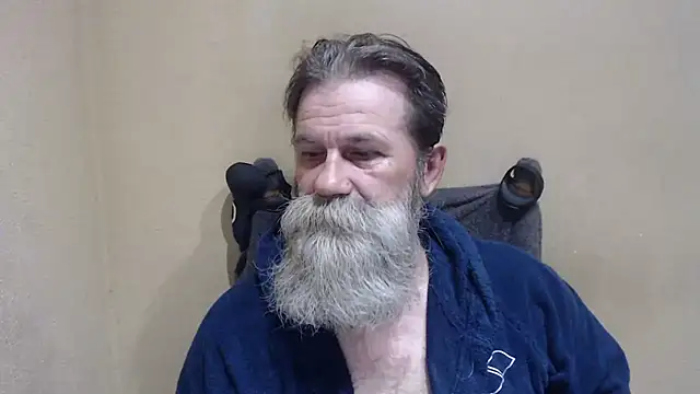 Snapshot of AlexNudo chatting on 07-13-26, 05:56 AlexNudo online show from 07-13-26, 05:56