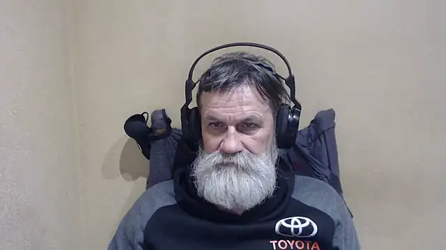 Snapshot of AlexNudo chatting on 02-13-26, 08:03 AlexNudo online show from 02-13-26, 08:03