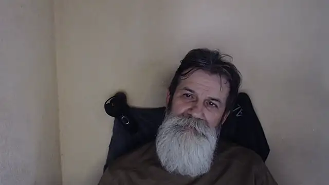 Snapshot of AlexNudo chatting on 06-14-26, 07:42 AlexNudo online show from 06-14-26, 07:42