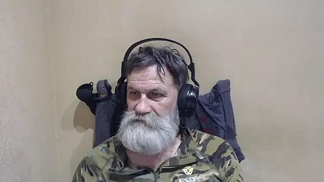 Snapshot of AlexNudo chatting on 02-15-26, 08:24 AlexNudo online show from 02-15-26, 08:24