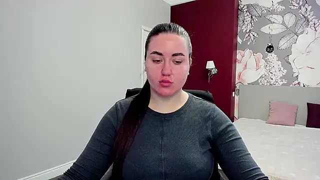 Roxie Bradley online show from 03-12-26, 06:50