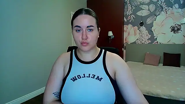Snapshot of Roxie_Bradley chatting on 06-29-26, 05:47 Roxie Bradley online show from 06-29-26, 05:47