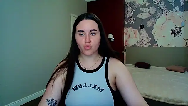 Snapshot of Roxie_Bradley chatting on 07-01-26, 05:41 Roxie Bradley online show from 07-01-26, 05:41