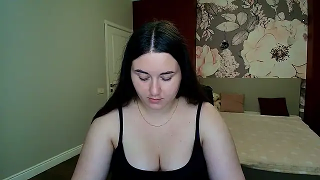 Snapshot of Roxie_Bradley chatting on 07-21-26, 05:42 Roxie Bradley online show from 07-21-26, 05:42