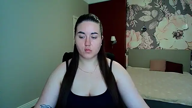 Snapshot of Roxie_Bradley chatting on 07-13-26, 05:40 Roxie Bradley online show from 07-13-26, 05:40