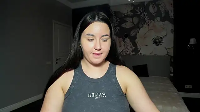 Roxie Bradley online show from 12-20-25, 06:49