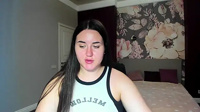 Roxie Bradley online show from 09-18-25, 05:43