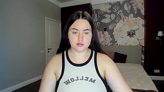 Roxie Bradley online show from 12-22-25, 06:35