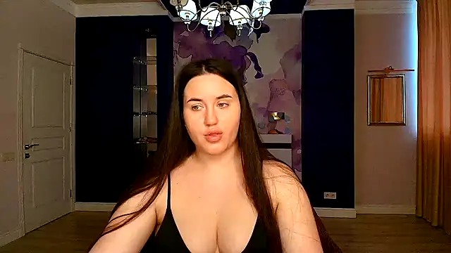 Roxie Bradley online show from 03-17-25, 07:02