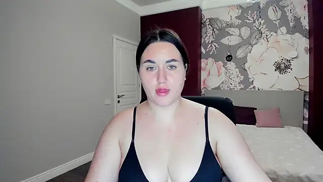 Roxie Bradley online show from 11-25-25, 06:47