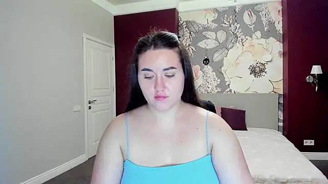 Roxie Bradley online show from 10-28-25, 06:45