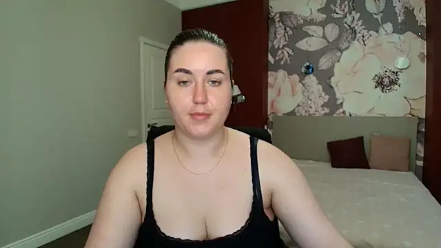 Snapshot of Roxie_Bradley chatting on 05-20-26, 05:37 Roxie Bradley online show from 05-20-26, 05:37