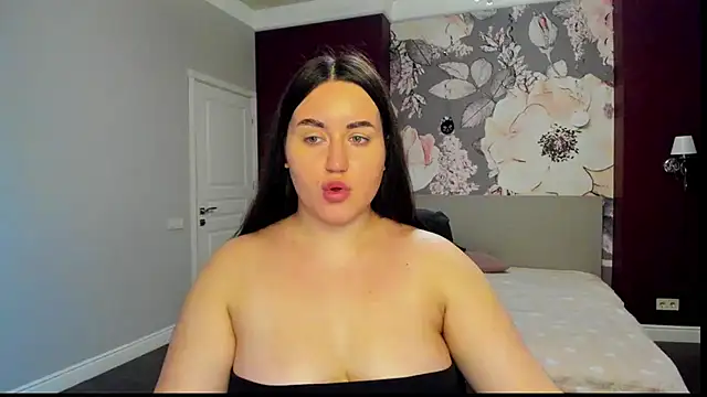 Roxie Bradley online show from 12-18-25, 06:40