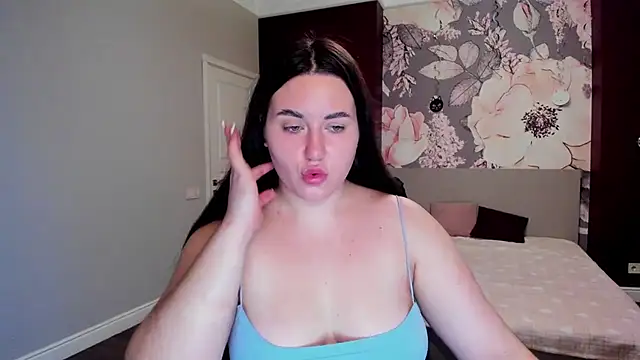 Roxie Bradley online show from 12-04-25, 06:45