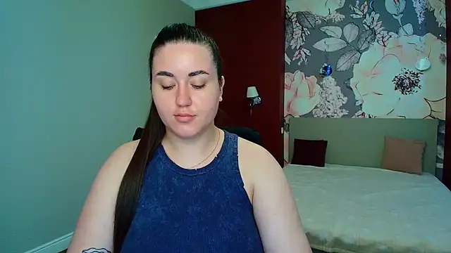 Snapshot of Roxie_Bradley chatting on 05-25-26, 06:01 Roxie Bradley online show from 05-25-26, 06:01