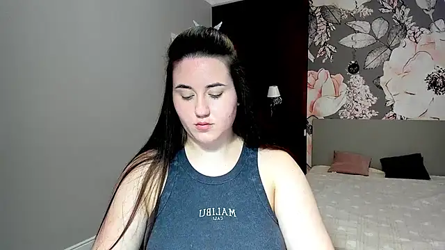 Roxie Bradley online show from 02-19-26, 07:38