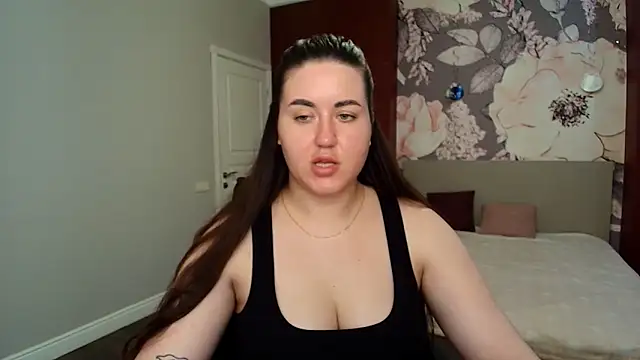 Snapshot of Roxie_Bradley chatting on 05-22-26, 05:38 Roxie Bradley online show from 05-22-26, 05:38