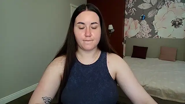 Snapshot of Roxie_Bradley chatting on 06-02-26, 05:51 Roxie Bradley online show from 06-02-26, 05:51