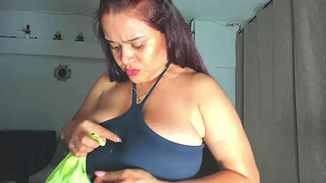 Snapshot of Sinthia_Collins chatting on 06-26-26, 12:38 Sinthia Collins online show from 06-26-26, 12:38