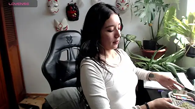 Snapshot of cat_salo chatting on 05-15-26, 05:44 cat salo online show from 05-15-26, 05:44