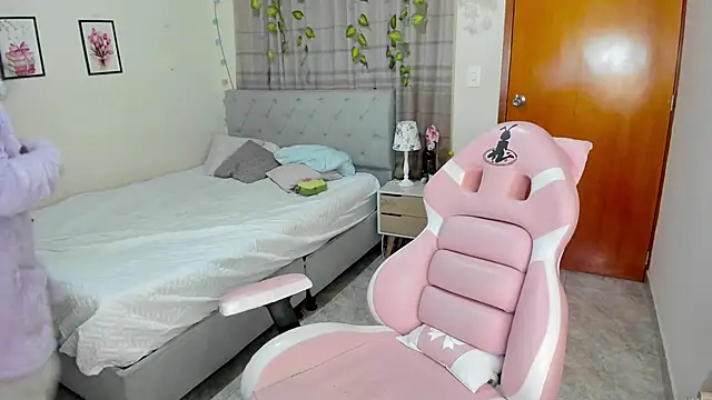 charlott7 online show from 12-21-25, 03:52