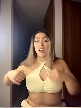 Im sophiie online show from 04-16-26, 06:58