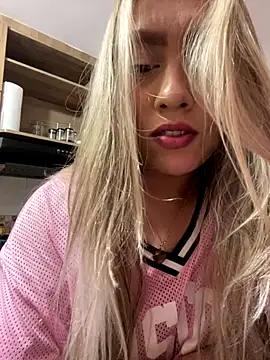 Im sophiie online show from 10-02-25, 05:55