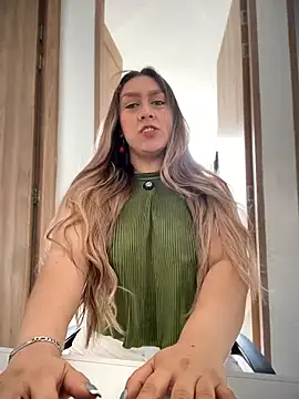 Snapshot of Im_sophiie chatting on 06-23-26, 08:51 Im sophiie online show from 06-23-26, 08:51