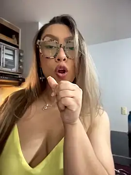 Im sophiie online show from 03-20-26, 06:14