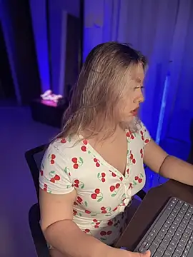 Im sophiie online show from 11-09-25, 06:06