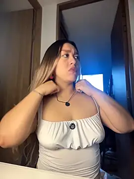 Snapshot of Im_sophiie chatting on 06-21-26, 11:21 Im sophiie online show from 06-21-26, 11:21