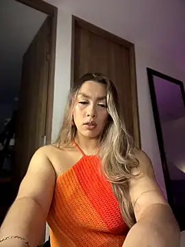 Im sophiie online show from 04-17-26, 06:49