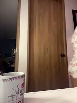 Im sophiie online show from 04-14-26, 06:51