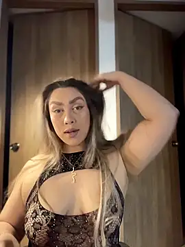 Snapshot of Im_sophiie chatting on 02-05-26, 06:42 Im sophiie online show from 02-05-26, 06:42