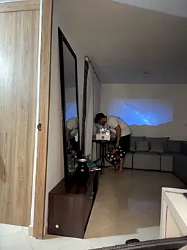 Snapshot of Im_sophiie chatting on 02-17-26, 06:54 Im sophiie online show from 02-17-26, 06:54