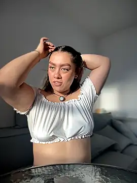 Snapshot of Im_sophiie chatting on 07-06-26, 10:23 Im sophiie online show from 07-06-26, 10:23