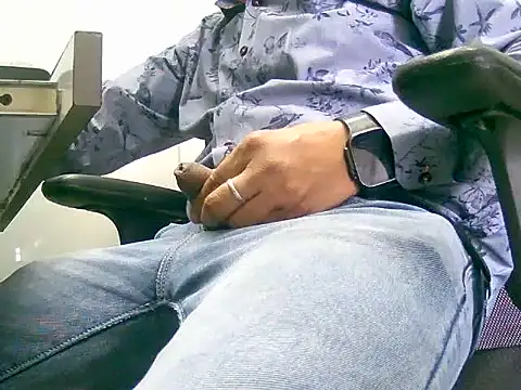 Snapshot of kavipanty chatting on 06-12-26, 10:02 kavipanty online show from 06-12-26, 10:02