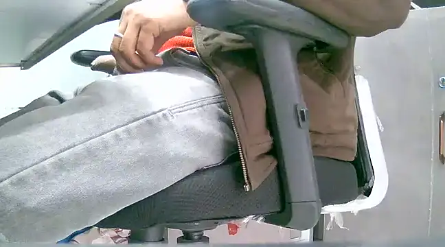 Snapshot of kavipanty chatting on 01-16-25, 10:42 kavipanty online show from 01-16-25, 10:42