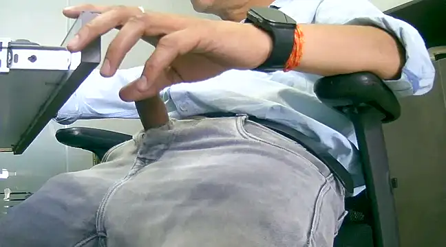 Snapshot of kavipanty chatting on 03-20-25, 07:03 kavipanty online show from 03-20-25, 07:03