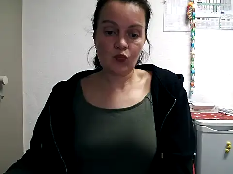 LoveNBloom online show from 03-19-25, 06:55