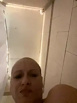 Jessiejames32 online show from 11-02-25, 06:40