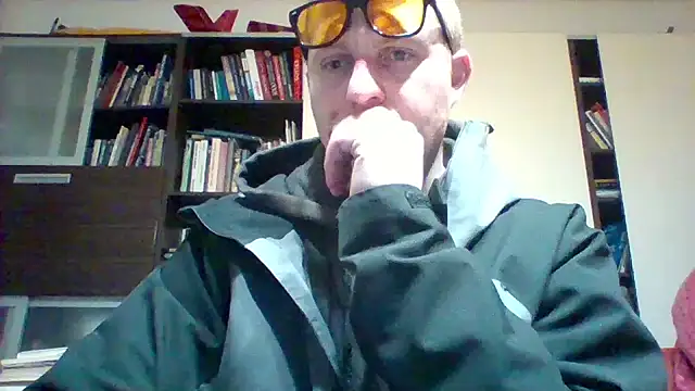 Matttthees online show from 02-10-26, 01:04