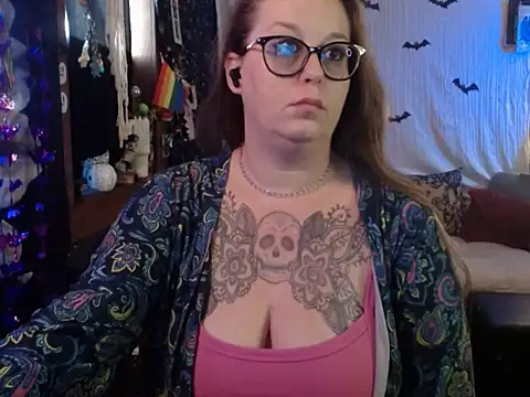 edgexchaos online show from 10-28-25, 01:10