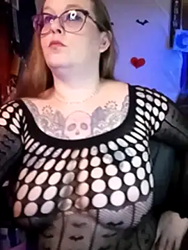 Snapshot of edgexchaos chatting on 02-17-26, 04:43 edgexchaos online show from 02-17-26, 04:43