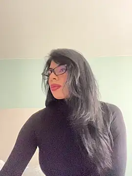Snapshot of Miaparkerss_ chatting on 04-28-26, 05:06 Miaparkerss online show from 04-28-26, 05:06