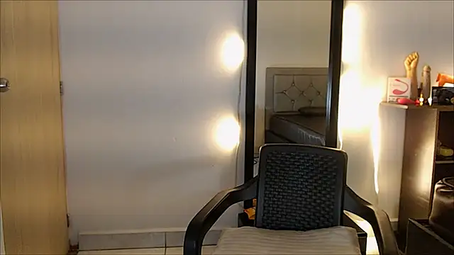 Snapshot of sofiaxdollxxx chatting on 10-01-25, 05:28 sofiaxdollxxx online show from 10-01-25, 05:28