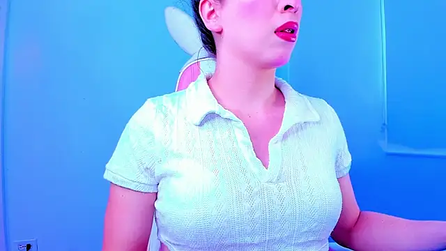 Ariana f online show from 10-20-25, 08:20