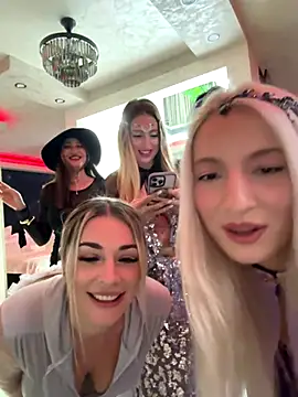 Snapshot of The_Spice_Girls chatting on 10-30-25, 06:16 The Spice Girls online show from 10-30-25, 06:16