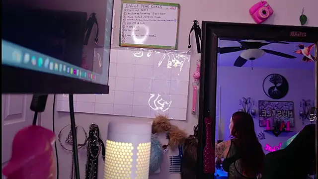 CharletteWebb online show from 11-30-25, 02:01