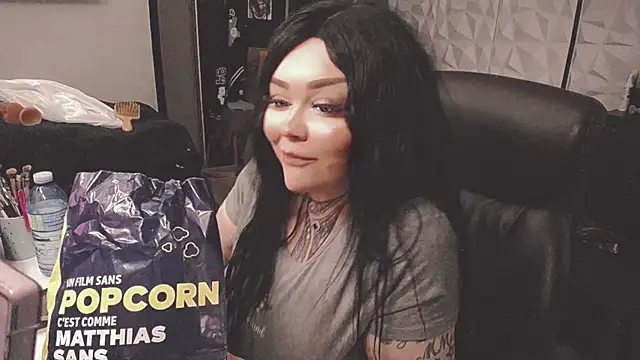 sheylagoddess11 online show from 12-21-25, 12:07